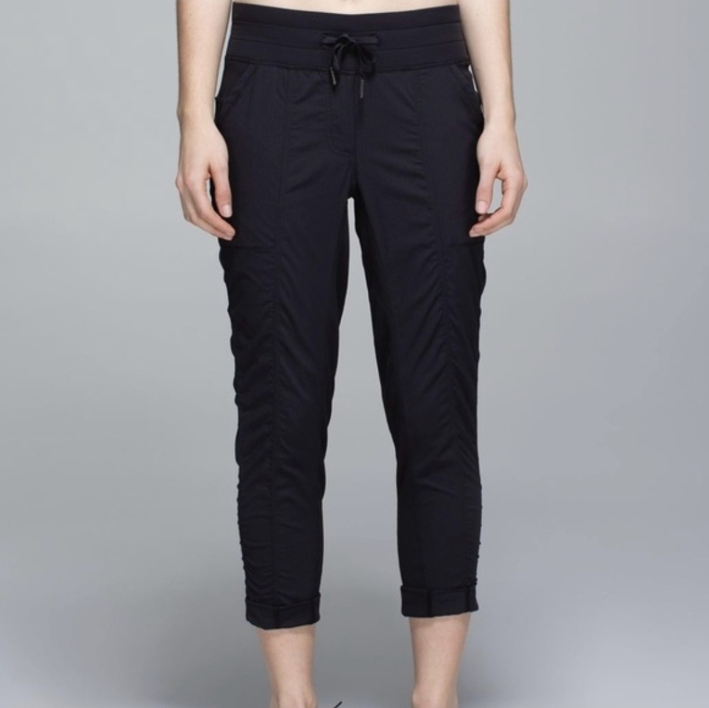 Lululemon Studio Crop Tapered Pants Lightly Striped Size 6